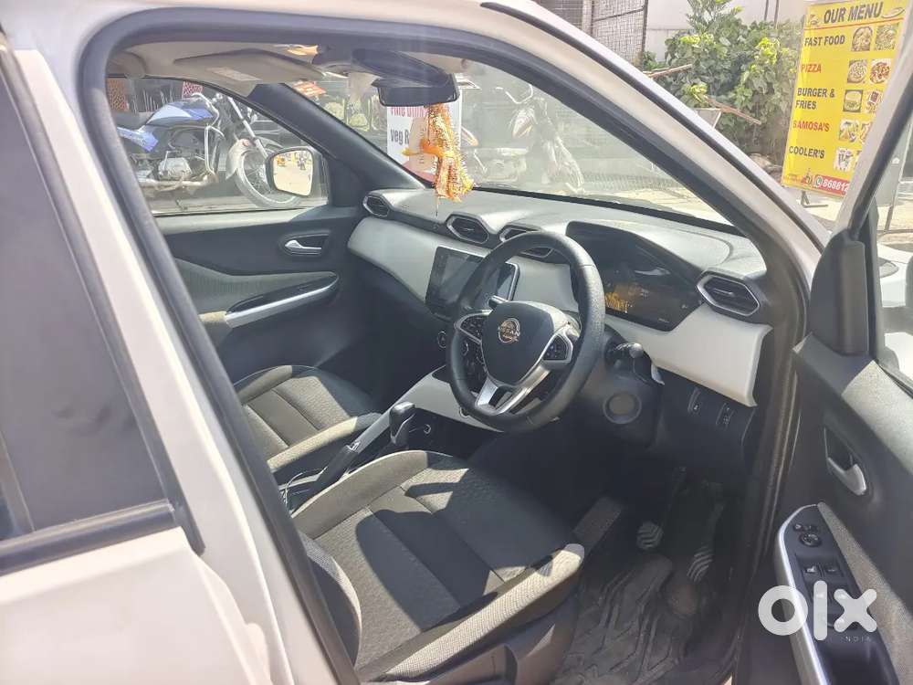 Nissan Magnite 1.0 Xv Turbo Cvt