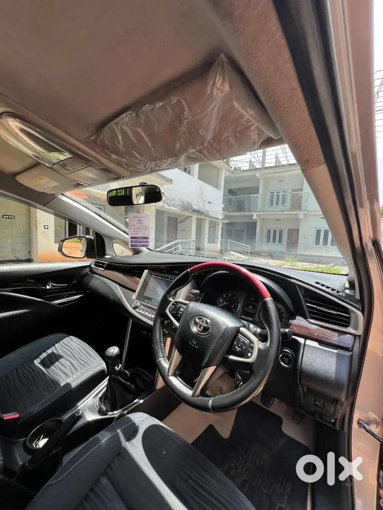 Toyota Innova Crysta 2019 Diesel 200000 Km  Toyota Service
