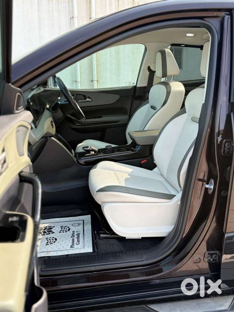 Mahindra Xev 9e Pack Three Select, 2025, Electric