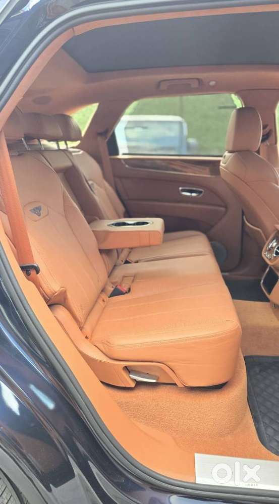 Bentley Bentayga V8 Petrol, 2023, Petrol