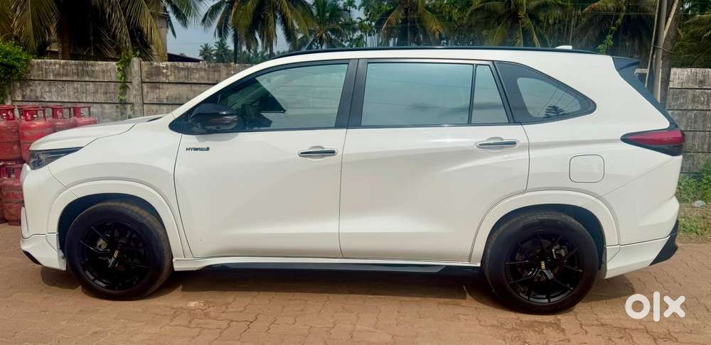 Toyota Innova Hycross 2.0 Zx Hybrid 7 Str, 2024, Petrol