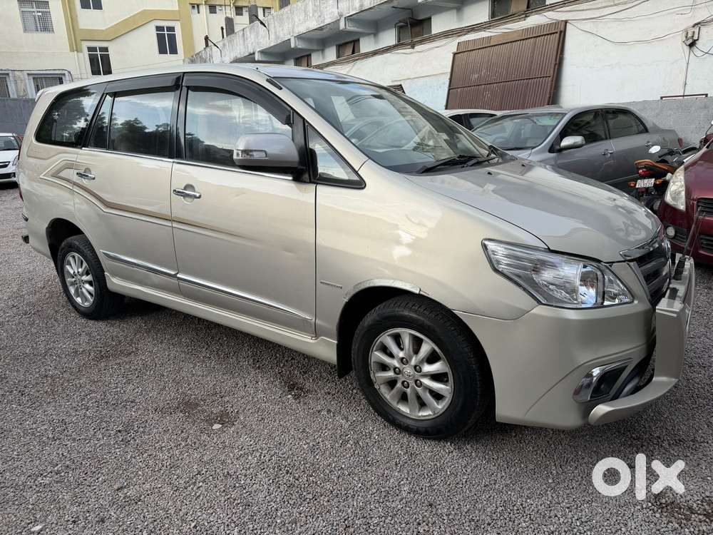 Toyota Innova 2.5 Vx 7 Seater Bs Iv, 2014, Diesel