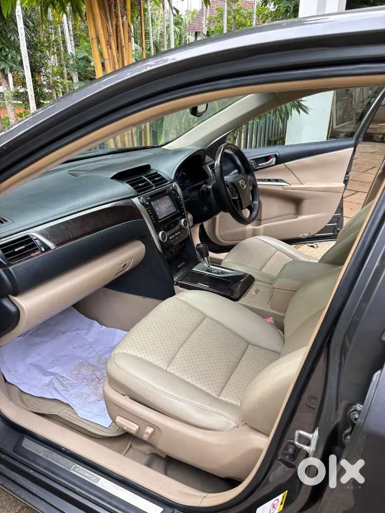 Toyota Camry Hybrid 2013