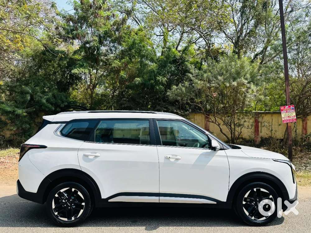 Kia Carens Clavis, 2025, Petrol