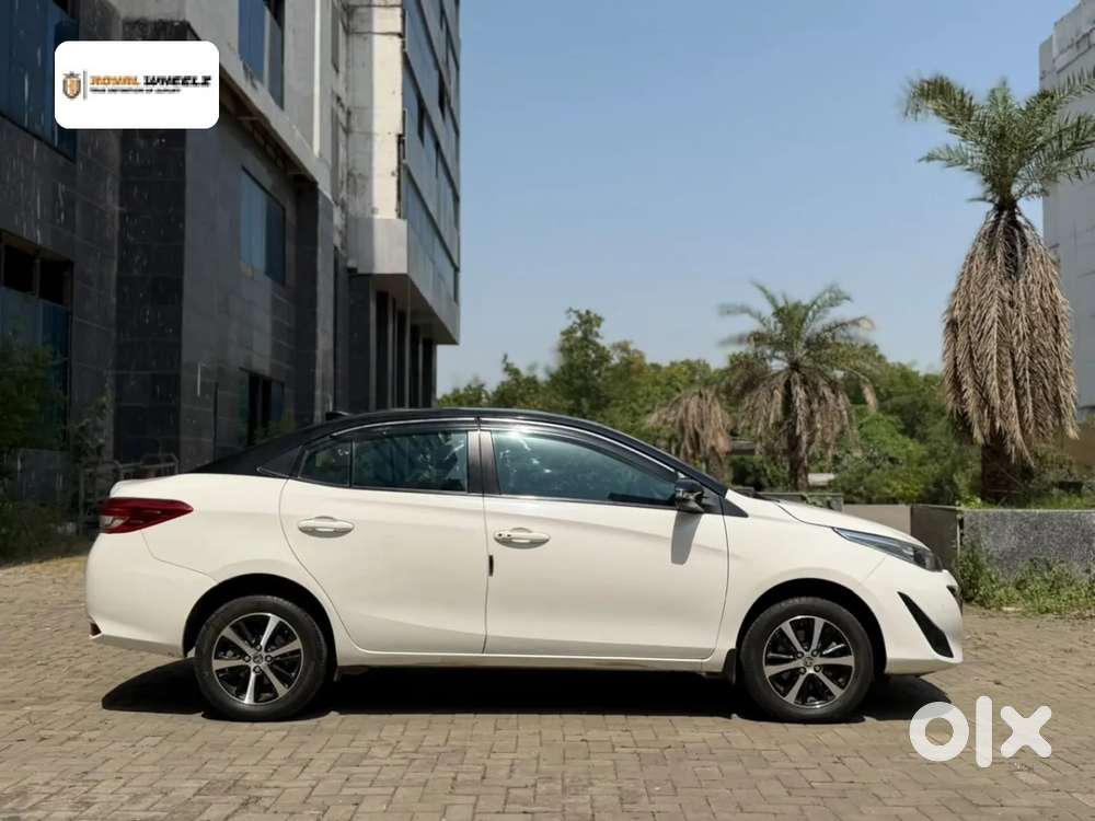 Toyota Yaris V Cvt, 2020, Petrol