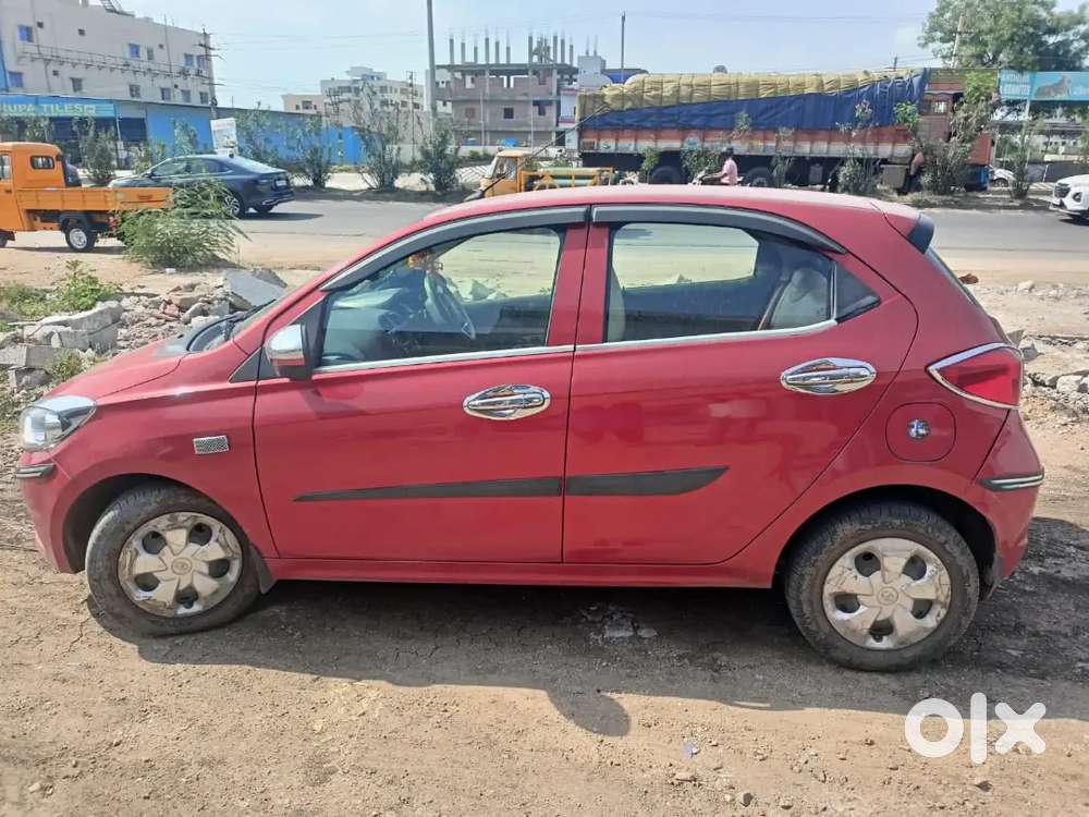 Tata Tiago Xt Petrol 2017