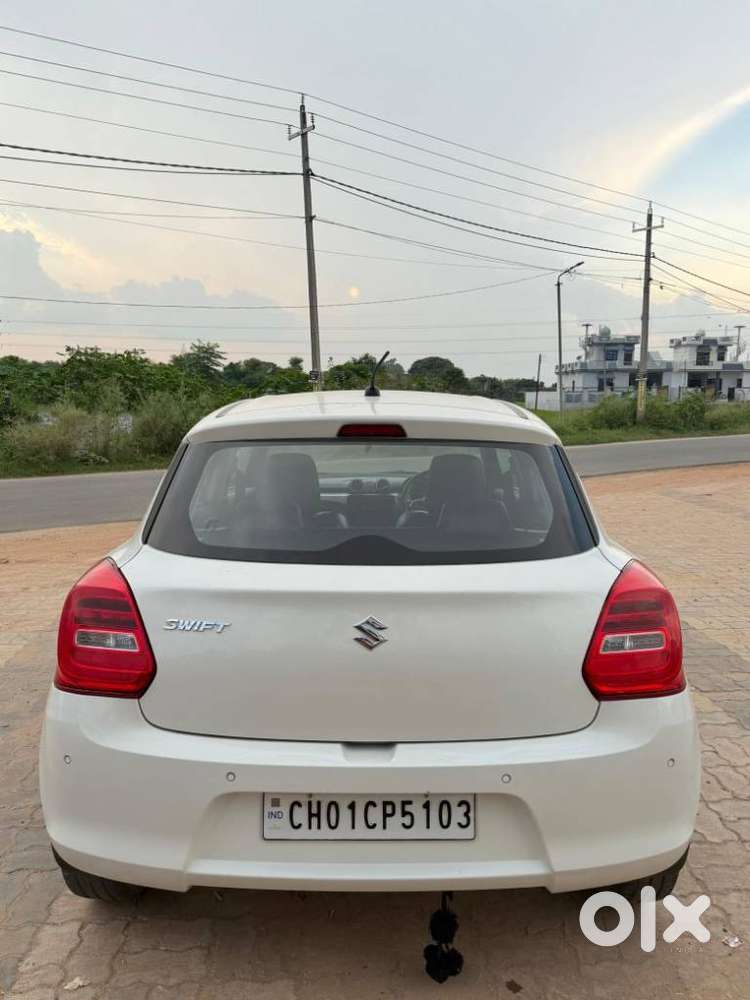 Maruti Suzuki Swift Vxi + Manual, 2023, Petrol