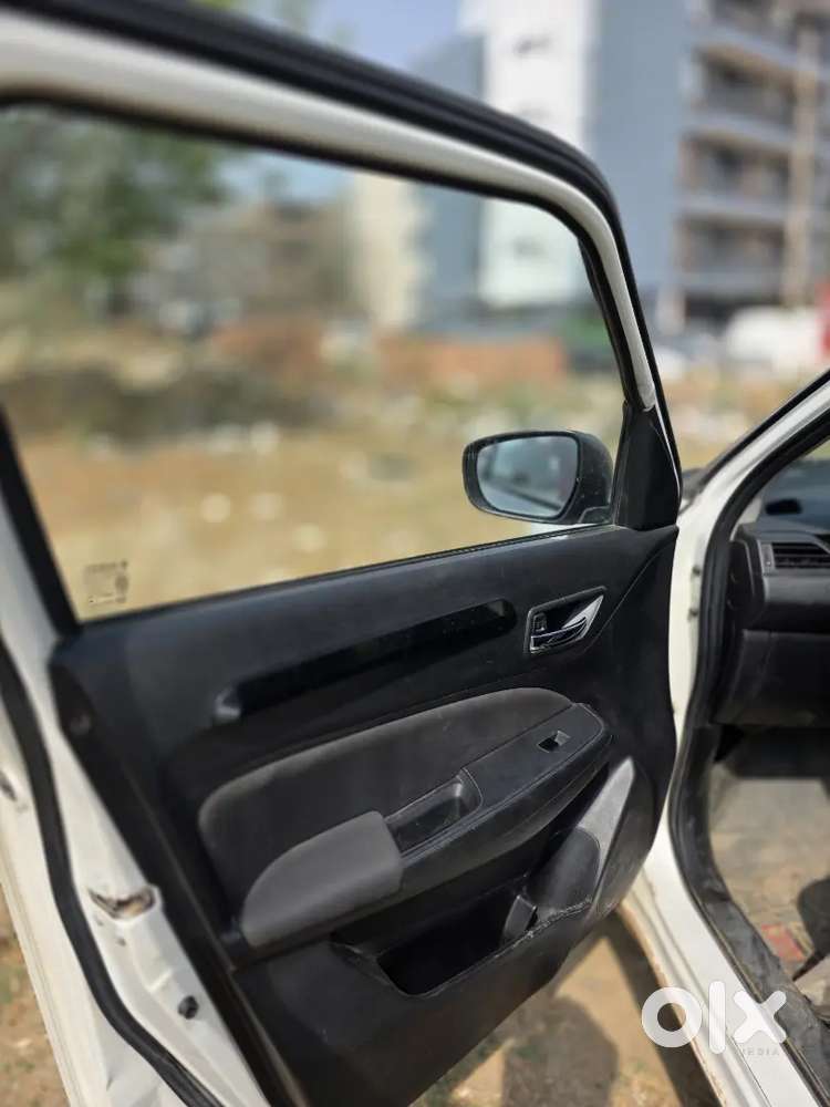 Maruti Suzuki Swift 2023 Petrol 44000 Km Driven