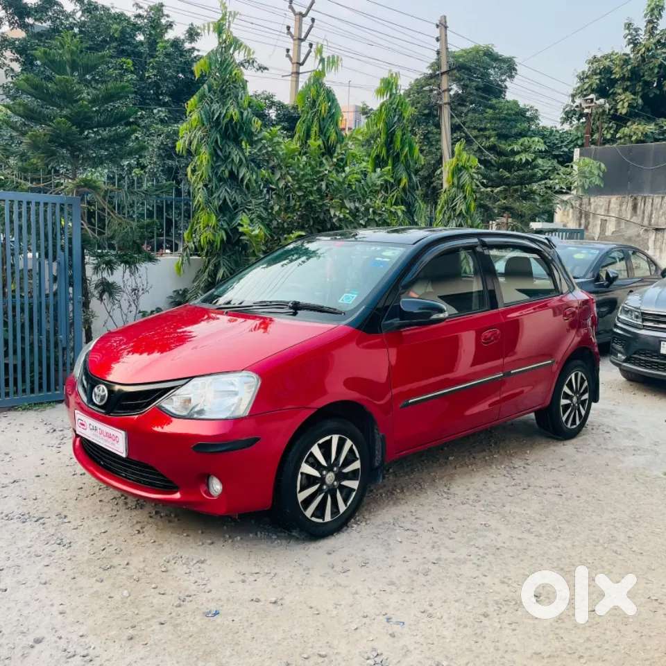 Toyota Etios Liva V Dual Tone, 2016, Petrol