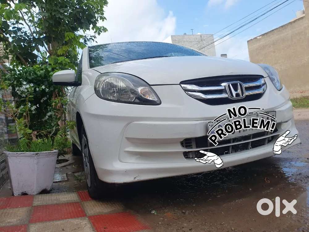 Honda Amaze 2015  1st Owner  Showroom Record  90,000 Km