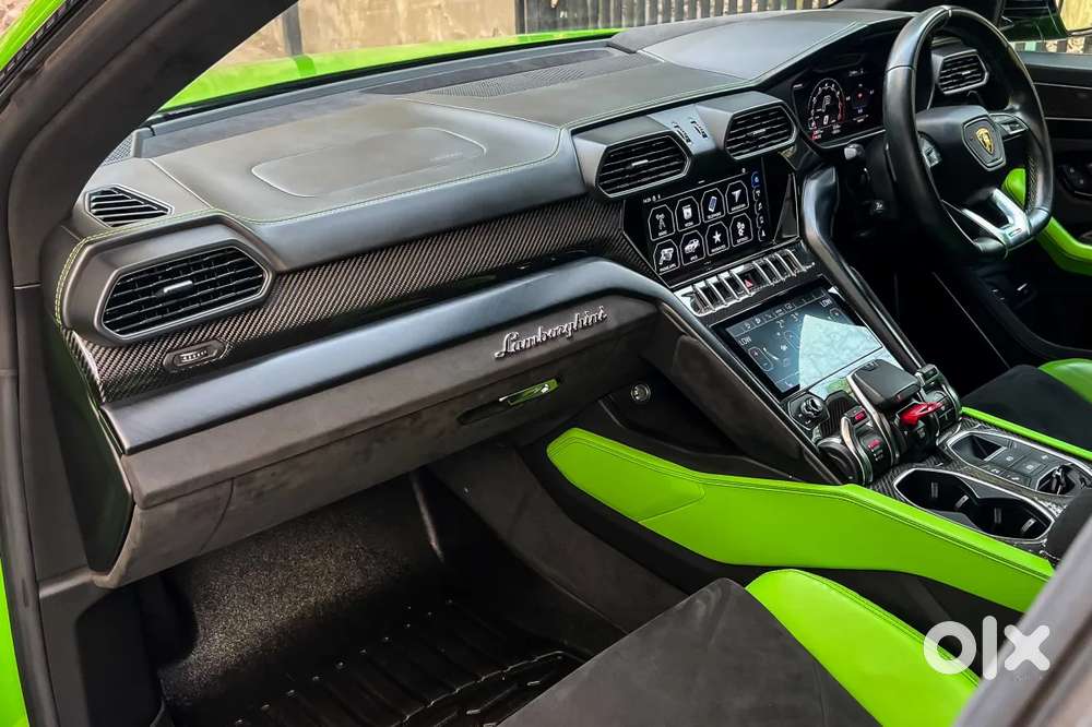 Lamborghini Urus, 2022, Petrol