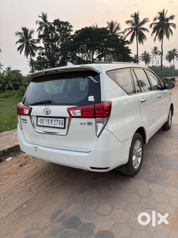 Toyota Innova Crysta 2.4 V 8 Str, 2018, Diesel