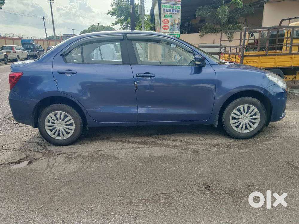 Maruti Suzuki Dzire 1.2 Vxi, 2022, Petrol