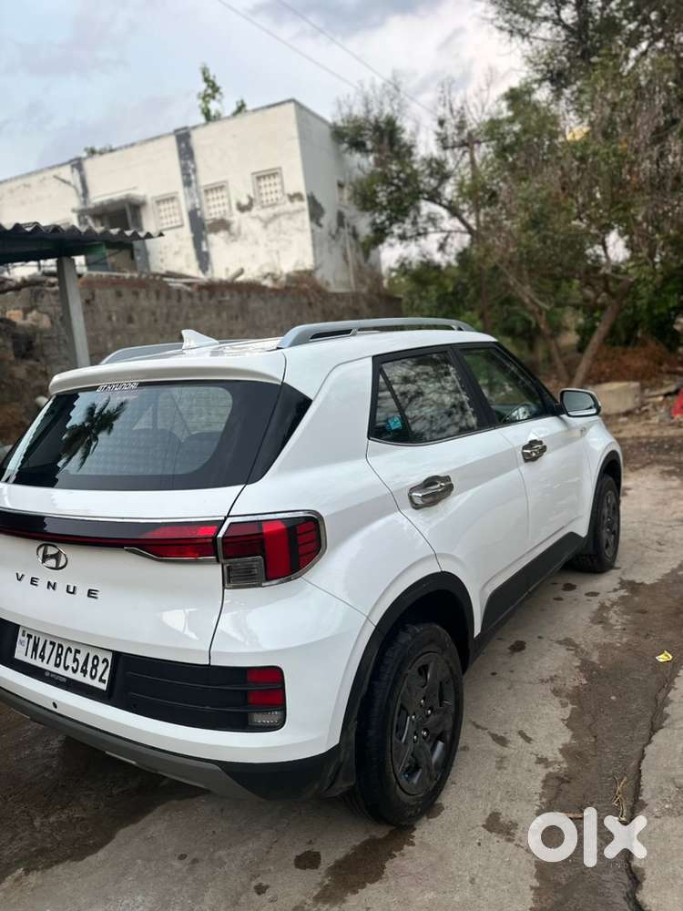 Hyundai Venue 2024 Petrol Good Condition