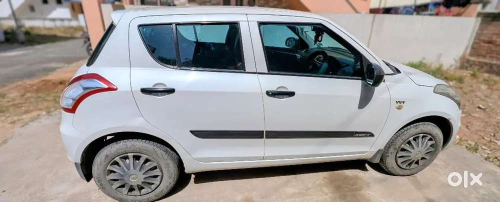 2015 Maruti Swift Lxi (o)  1st Owner  75,000 Km  Genuine Car