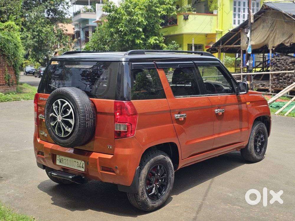 Mahindra Tuv 300 Mhawk100 T8 Dual Tone, 2017, Diesel