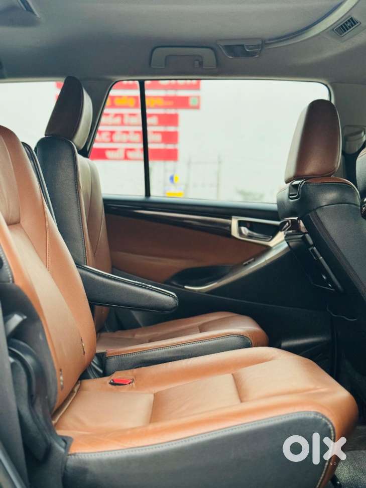 Toyota Innova Crysta 2.8z Automatic, 2016, Diesel