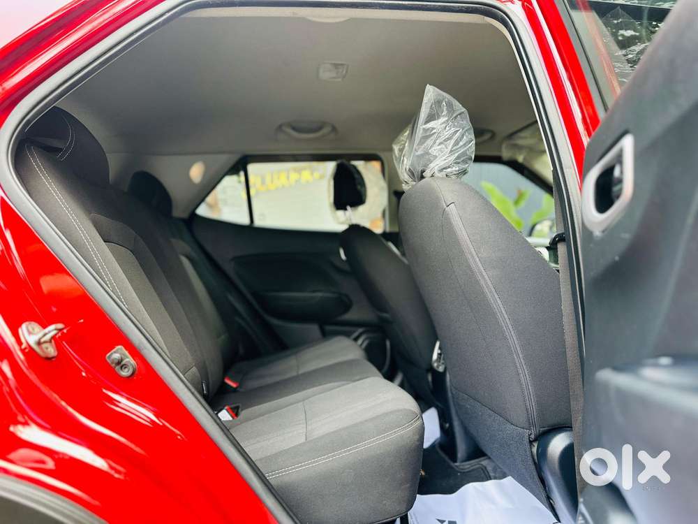 Hyundai Venue 1.2 S (o), 2022, Petrol