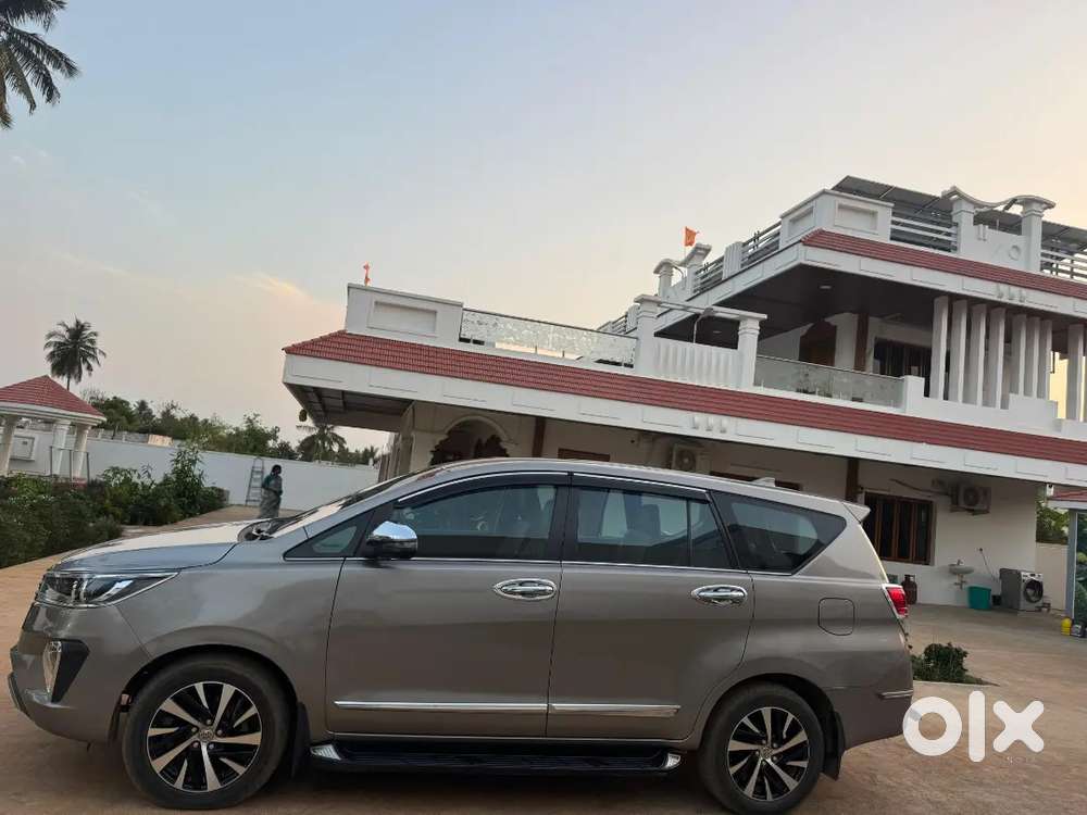 Toyota Innova Crysta 2022 Diesel Well Maintained