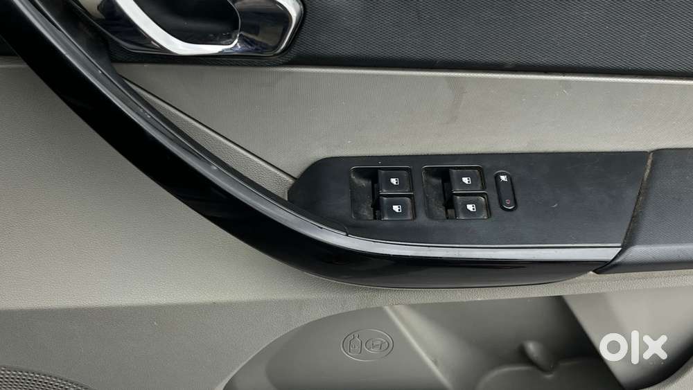 Tata Tiago 1.2 Revotron Xza, 2017, Petrol