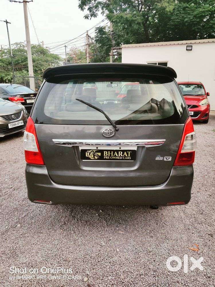 Toyota Innova 2.5 Vx (diesel) 8 Seater Bs Iv, 2012, Diesel