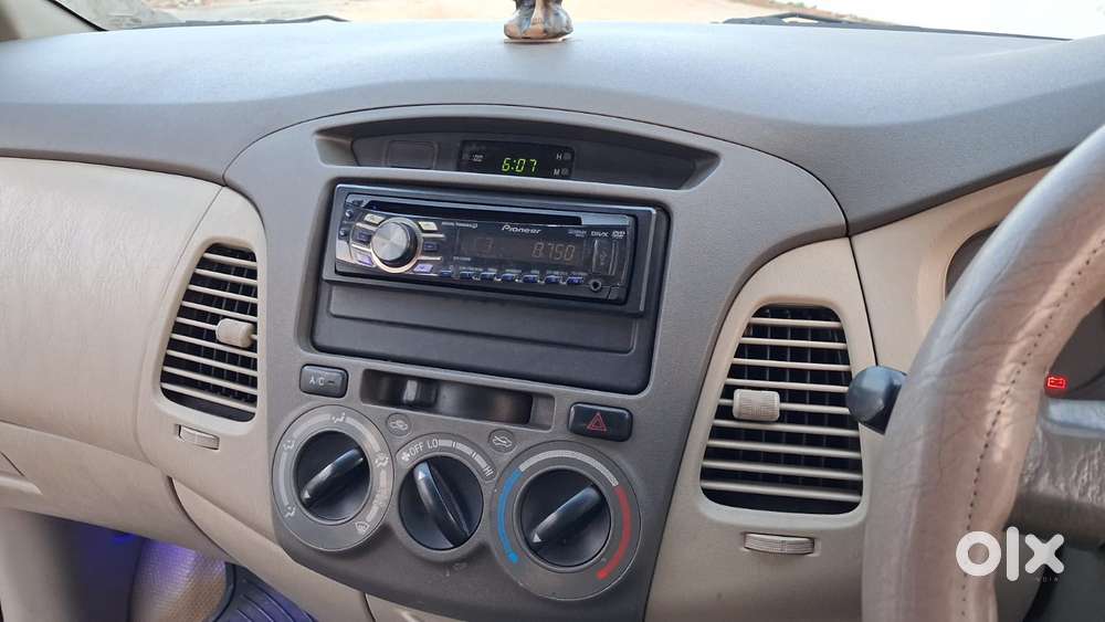 Toyota Innova 2004-2011 2.5 G4 Diesel 8-seater, 2011, Diesel