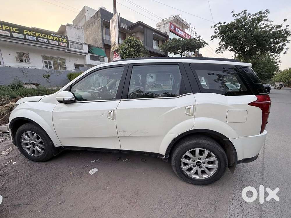 Xuv 500 W10 Top Model