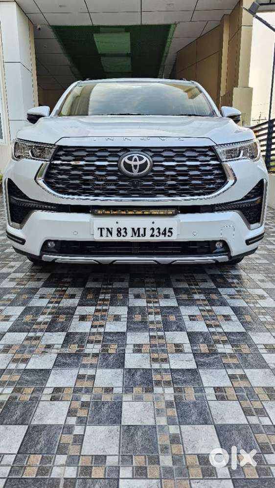 Toyota Innova Hycross 2.0 Zx (o) Hybrid 7 Str, 2025, Petrol