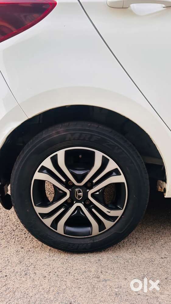 Tata Tiago 1.2 Revotron Xt (o), 2023, Petrol