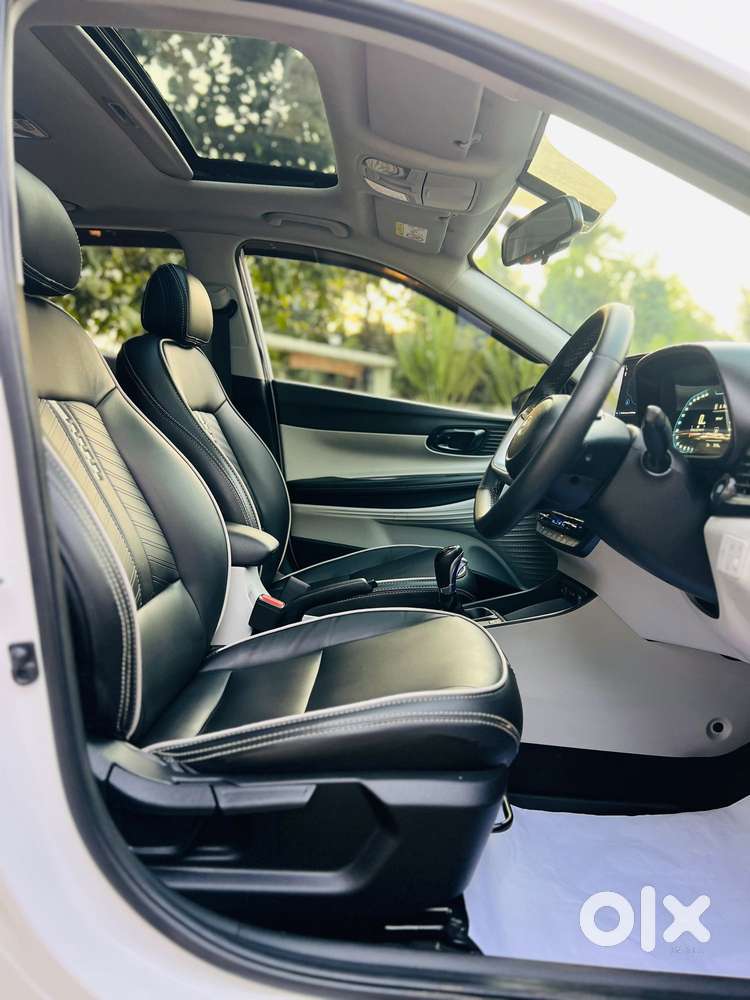 Hyundai I20 Asta (o) 1.2 Ivt, 2024, Petrol