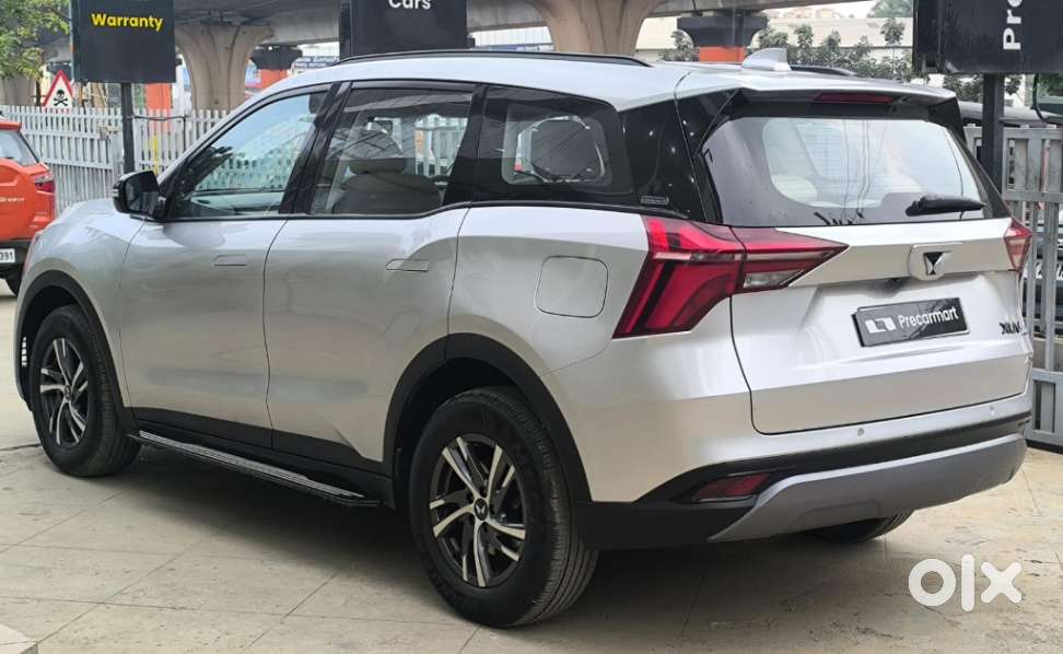 Mahindra Xuv700 2.0 Ax 5 Petrol Mt 7 Str, 2022, Petrol
