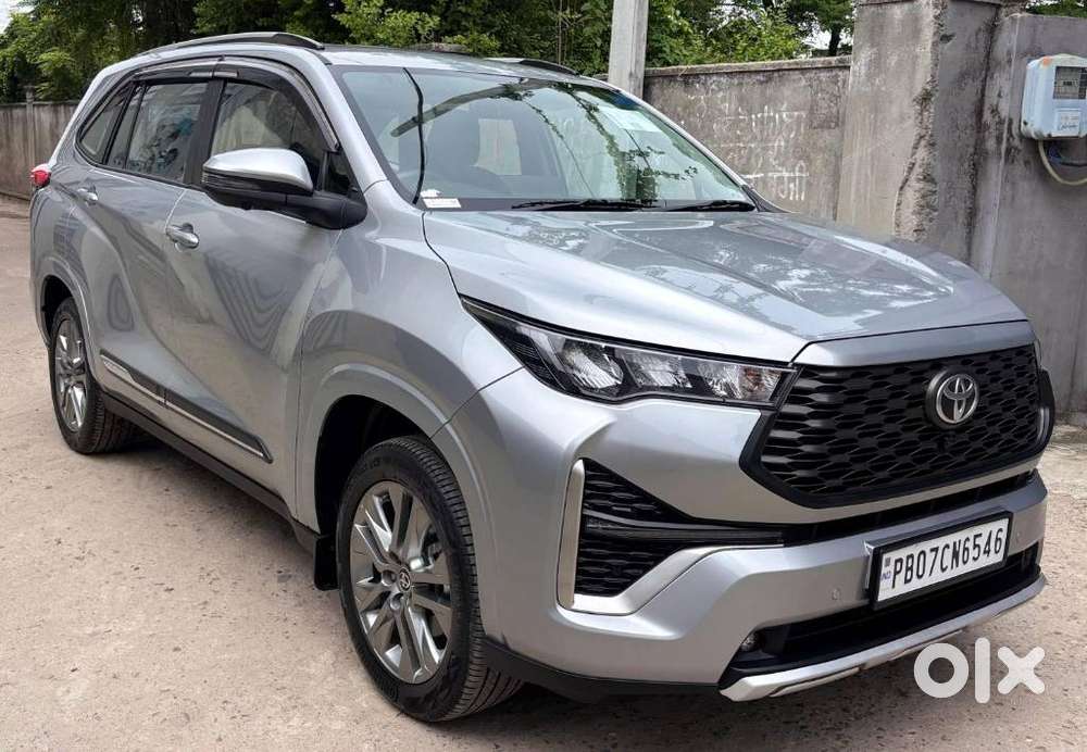 Toyota Innova Hycross, 2026, Petrol