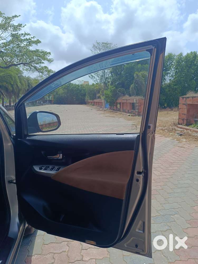 Toyota Innova Crysta 2.8z Automatic, 2016, Diesel