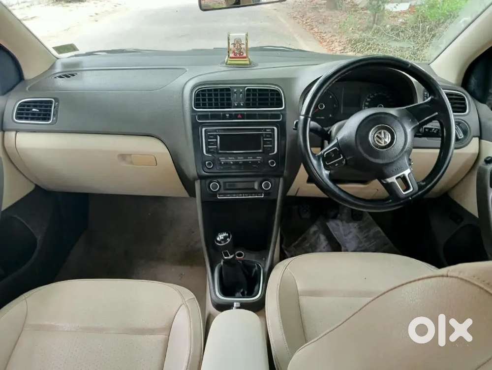 Volkswagen Vento High Line Rj 27 Vip No 2828 Diesel 2014 Manual