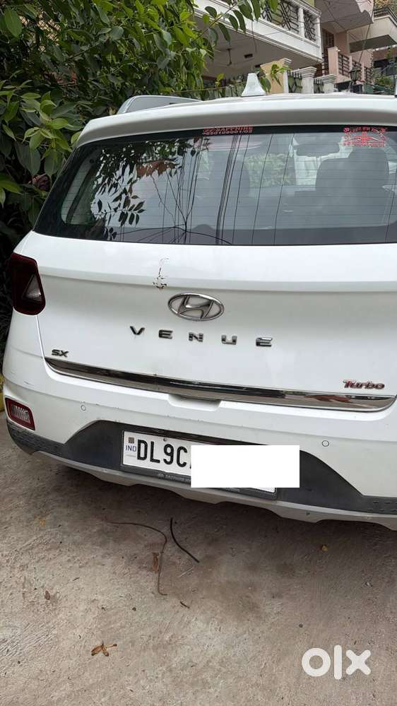 Non Accidental Venue Automatic With Sunroof White Color Single Owner