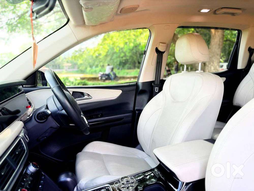 Mahindra Xuv700 2.2 Ax 7 Diesel At Luxury Pack Str, 2022, Diesel