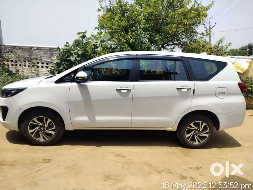 Toyota Innova Crysta 2022 Petrol 30000 Km Driven