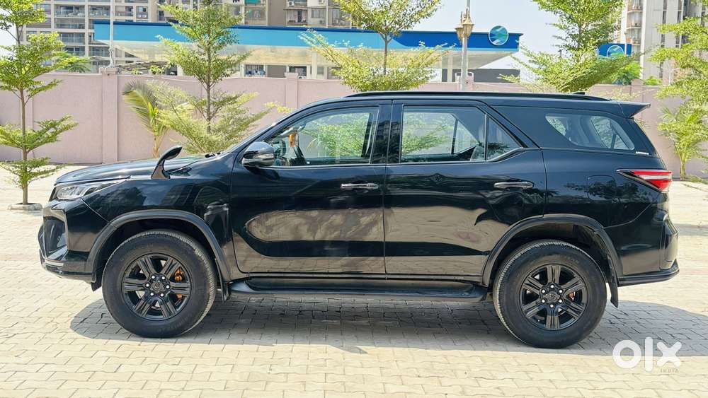 Toyota Fortuner Legender