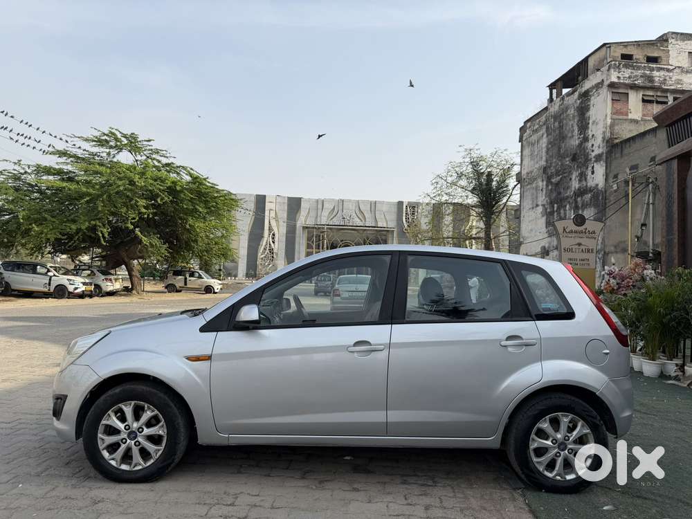 Ford Figo, 2012, Petrol