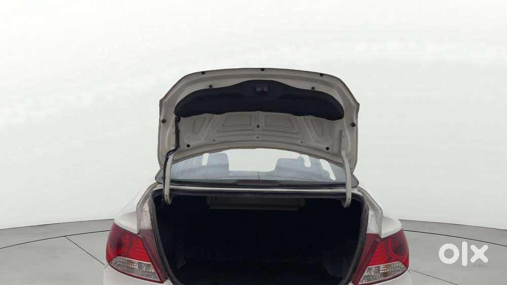 Hyundai Verna 1.4 Cx, 2014, Petrol