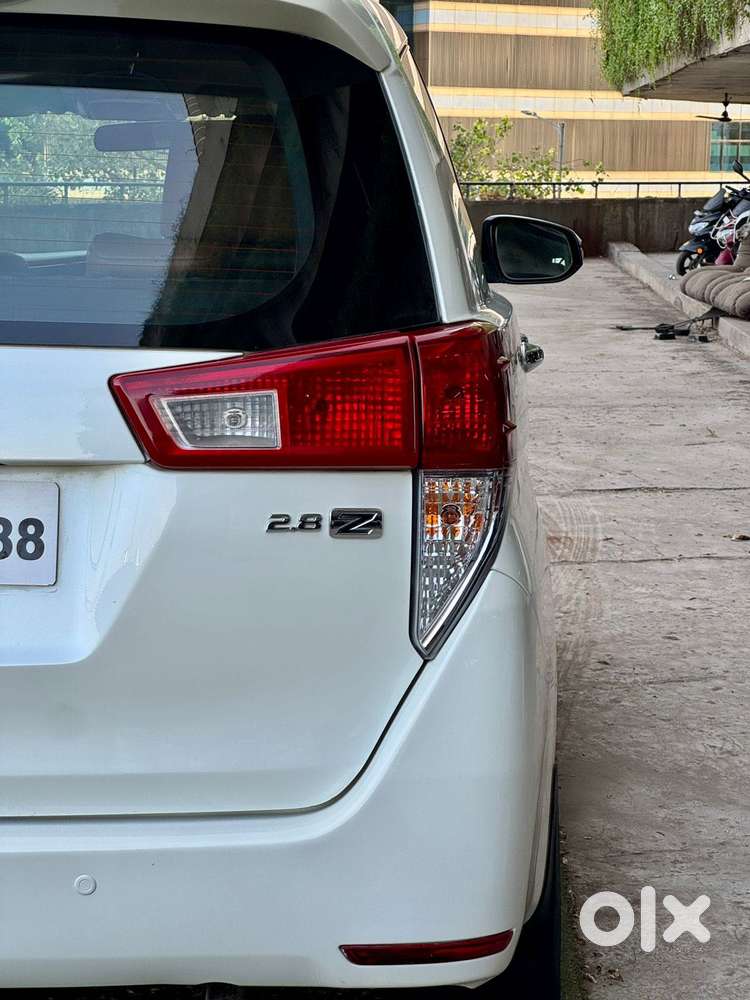 Toyota Innova Crysta 2.8 Zx At, 2016, Diesel