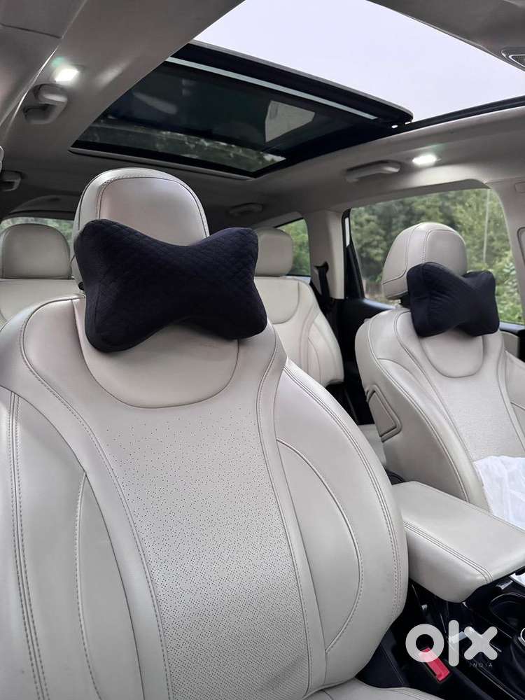 Mahindra Xuv700 2023 Diesel Well Maintained