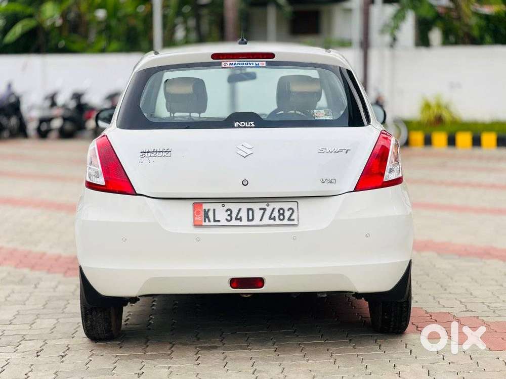 Maruti Suzuki Swift Vxi Optional, 2016, Petrol