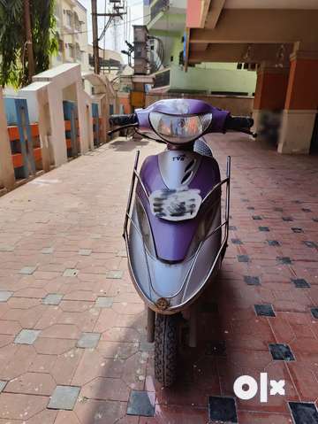 Ladies scooty outlet pep