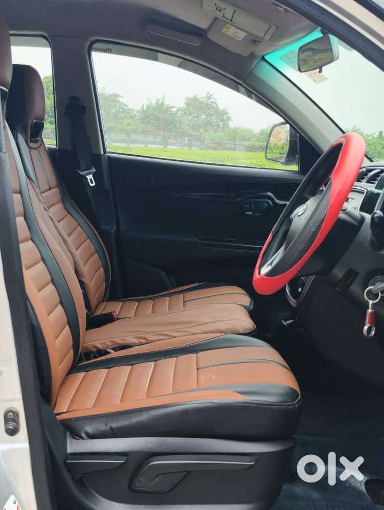 Mahindra Kuv 100 Mfalcon G80 K8 Dual Tone, 2018, Petrol