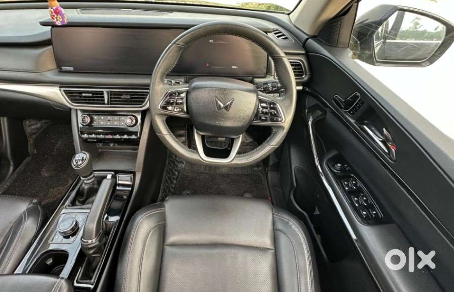 Mahindra Xuv700 Ax7l 6 Str At, 2026, Diesel