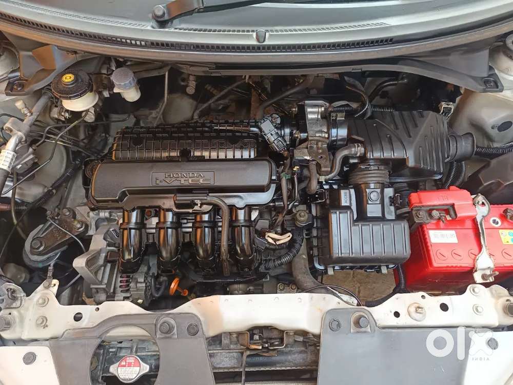Honda Brio Petrol Mt 2014 With Both Keys All Tyres Are Brand New