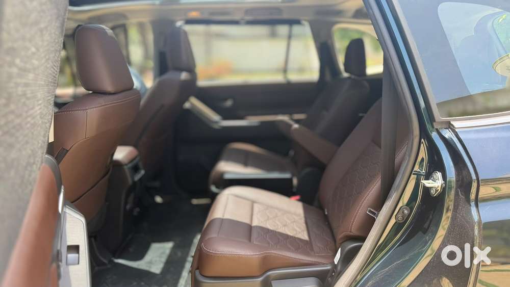 Toyota Innova Hycross 2.0 Zx Hybrid 7 Str, 2026, Petrol