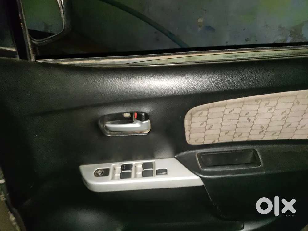 Maruti Suzuki Wagon R Vxi Petrol 2014