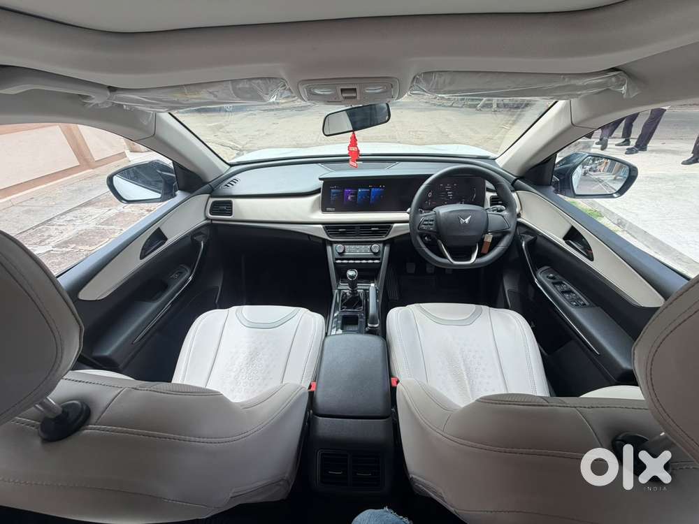 Mahindra Xuv700 2.2 Ax 5 Diesel Mt 7 Str, 2023, Diesel